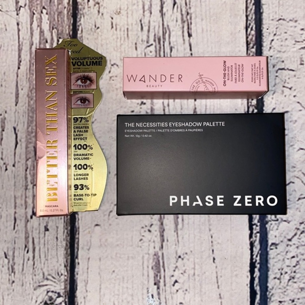 NWT Make up bundle/lot. Blush/illuminator. Mascara. Eyeshadow palette.